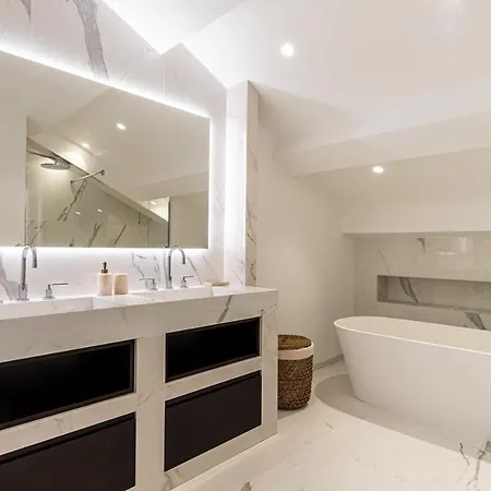 Sumptuous Renovated Penthouse - Gray D'albion-croi