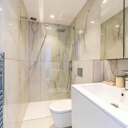 Sumptuous Renovated Penthouse - Gray D'albion-croi