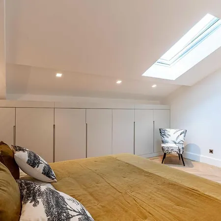 Sumptuous Renovated Penthouse - Gray D'albion-croi